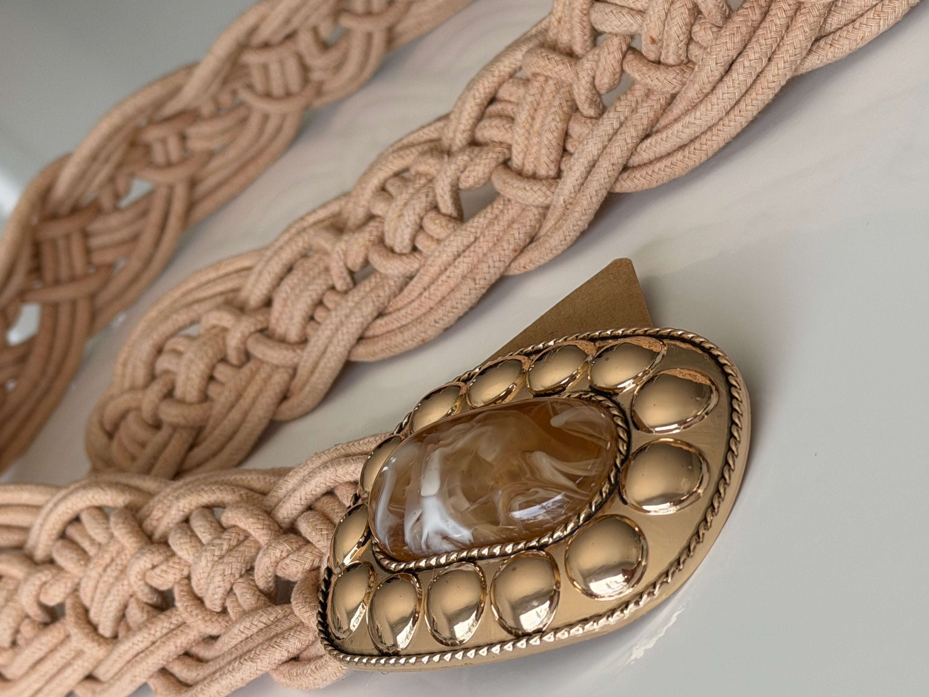 Ceinture Tressée Beige taupe  avec Boucle Bijou Dorée – Saison Nandi Paris