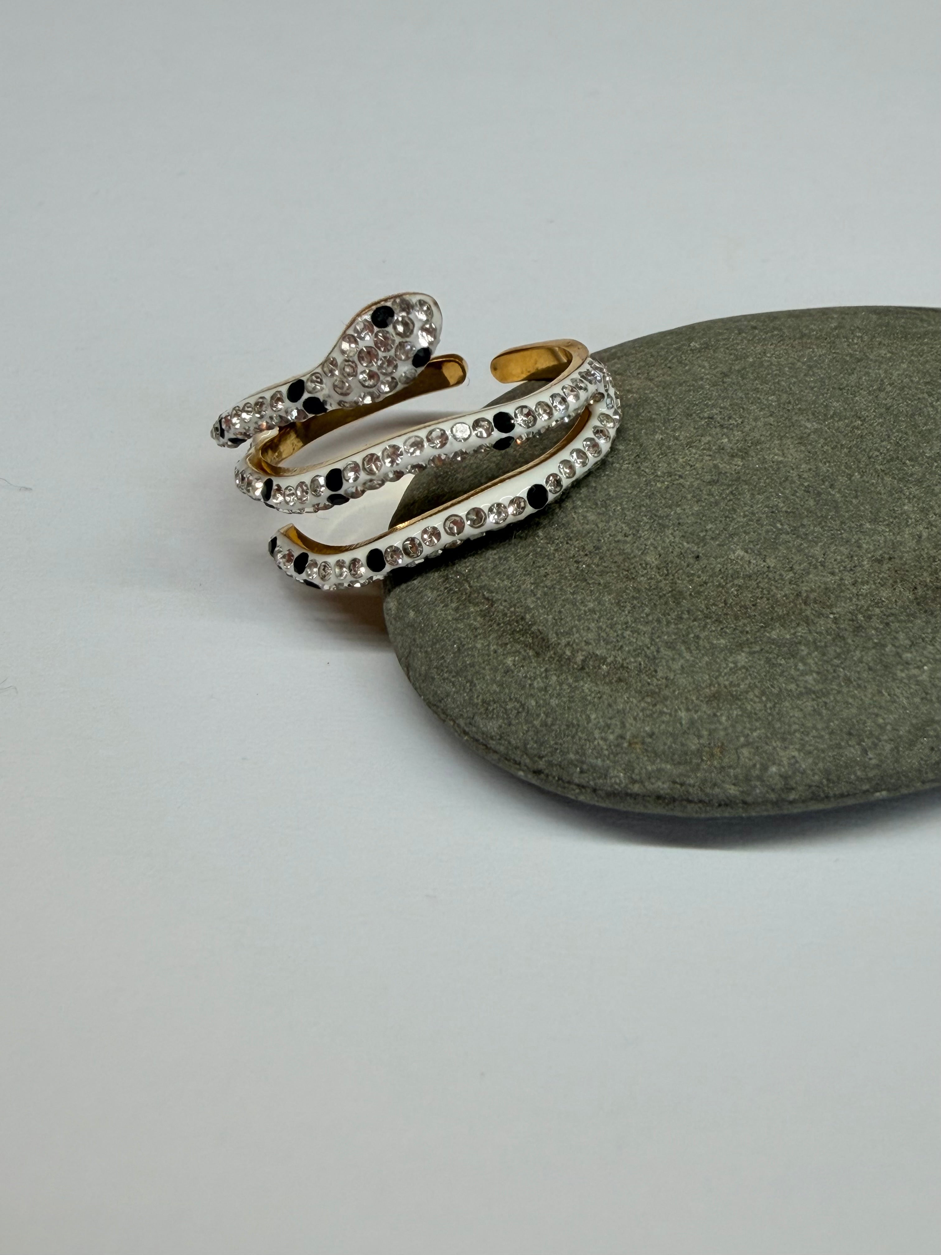 Bague ajustable Motif Serpent Dorée et Strass Blancs et Noirs