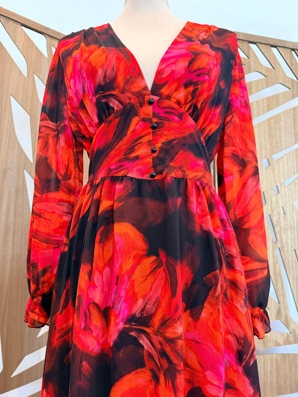 Robe Manches Longues – Grandes Fleurs Rouge & Noir