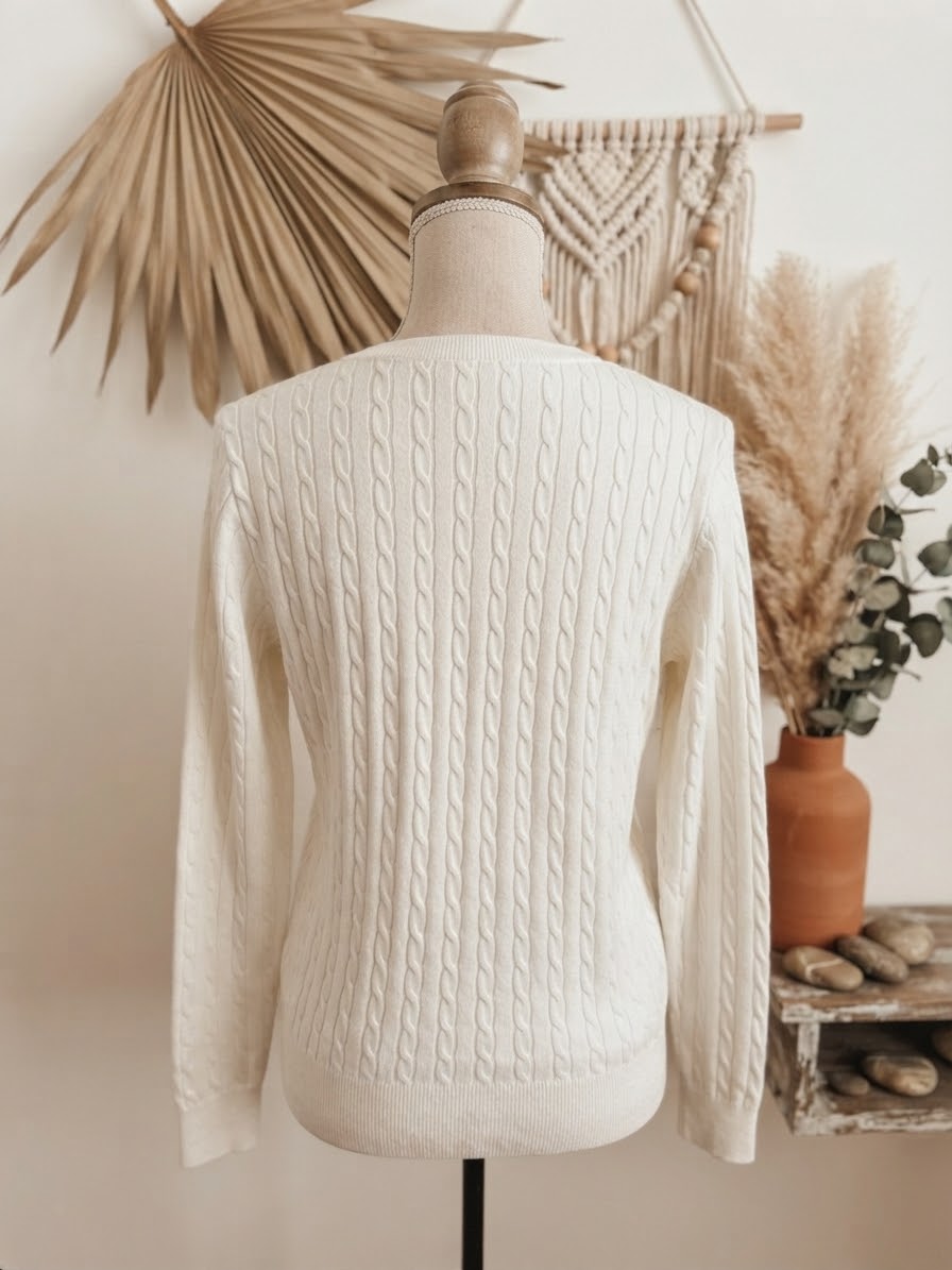 Pull en maille torsadée blanc avec cœur doré