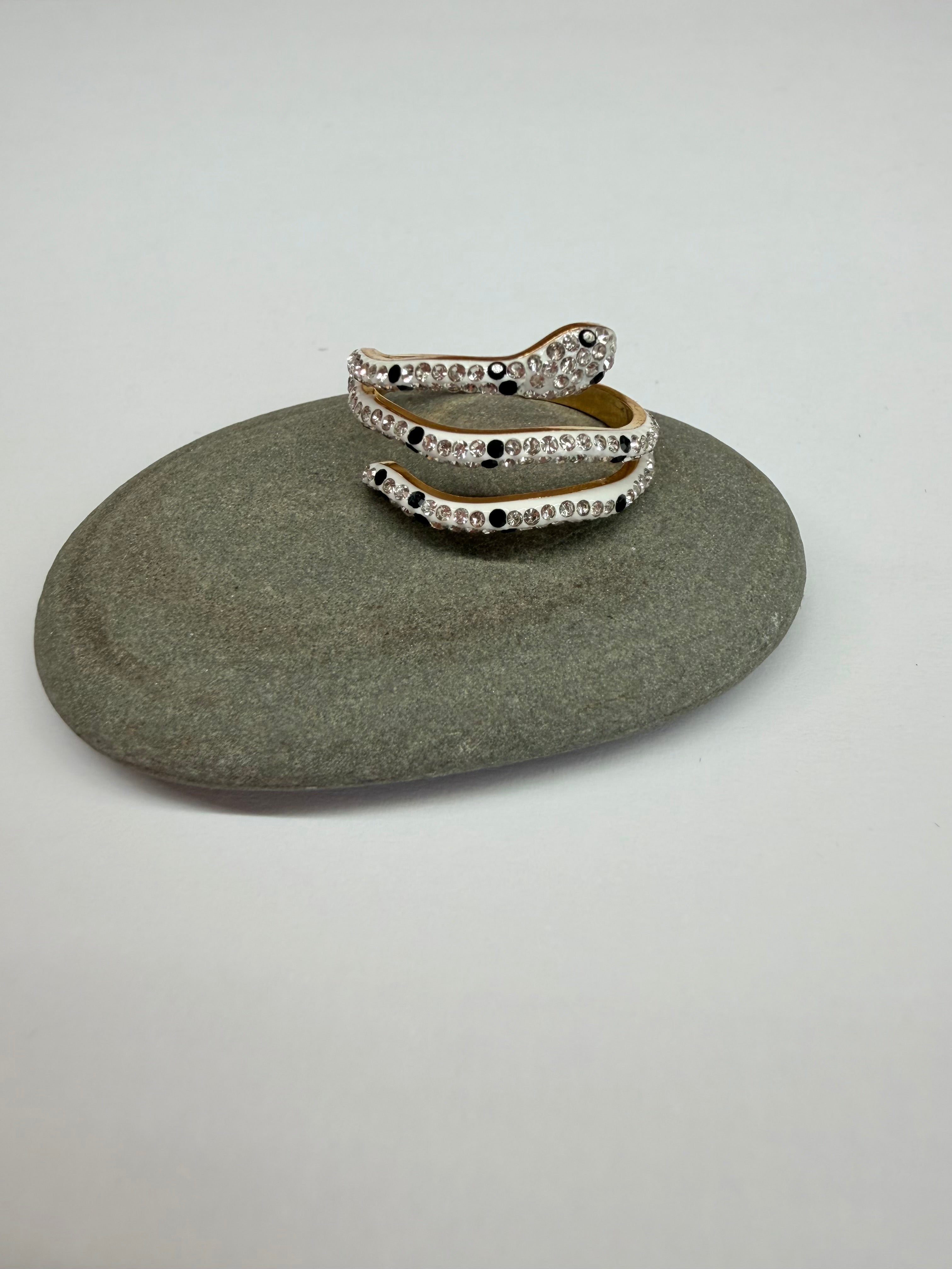 Bague ajustable Motif Serpent Dorée et Strass Blancs et Noirs