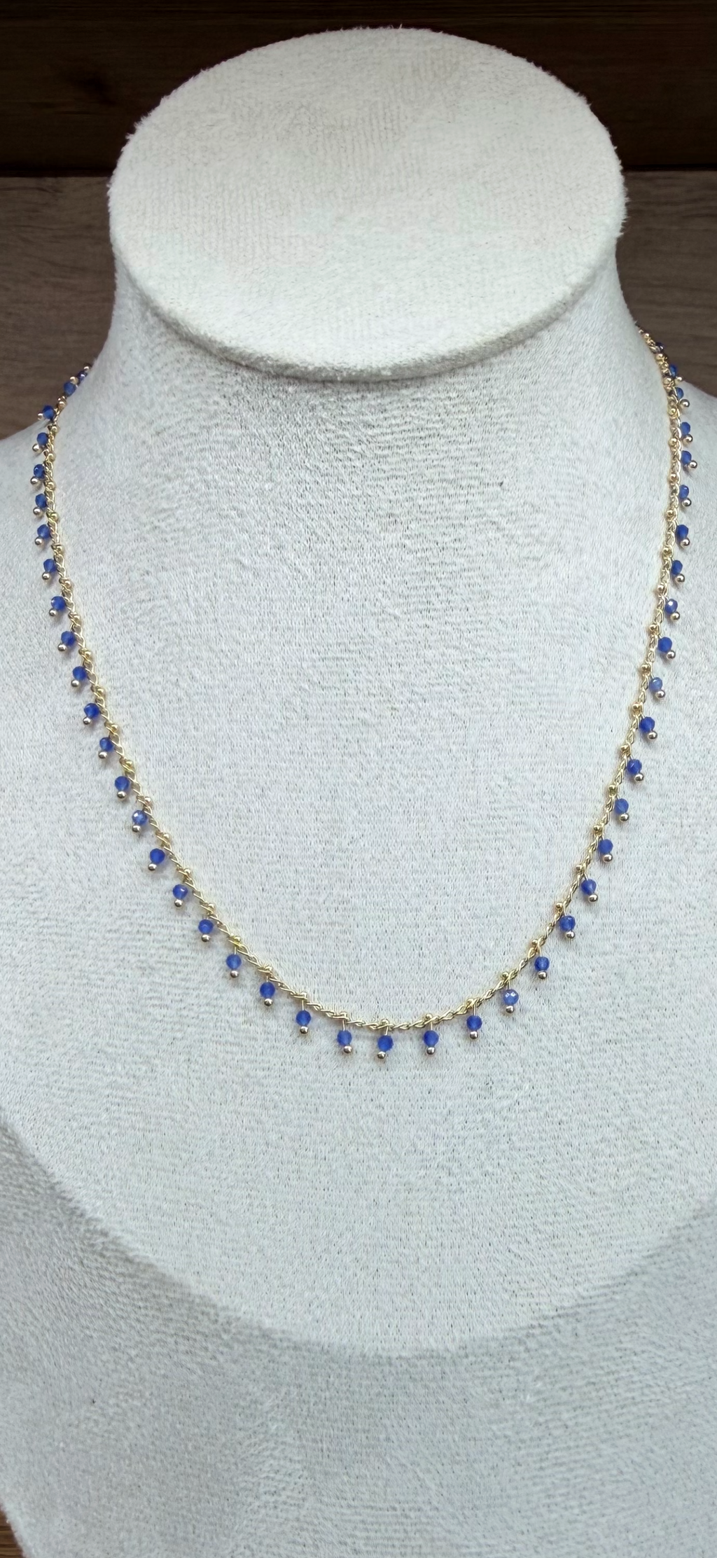 Collier Acier Inoxydable Doré et Perles bleues