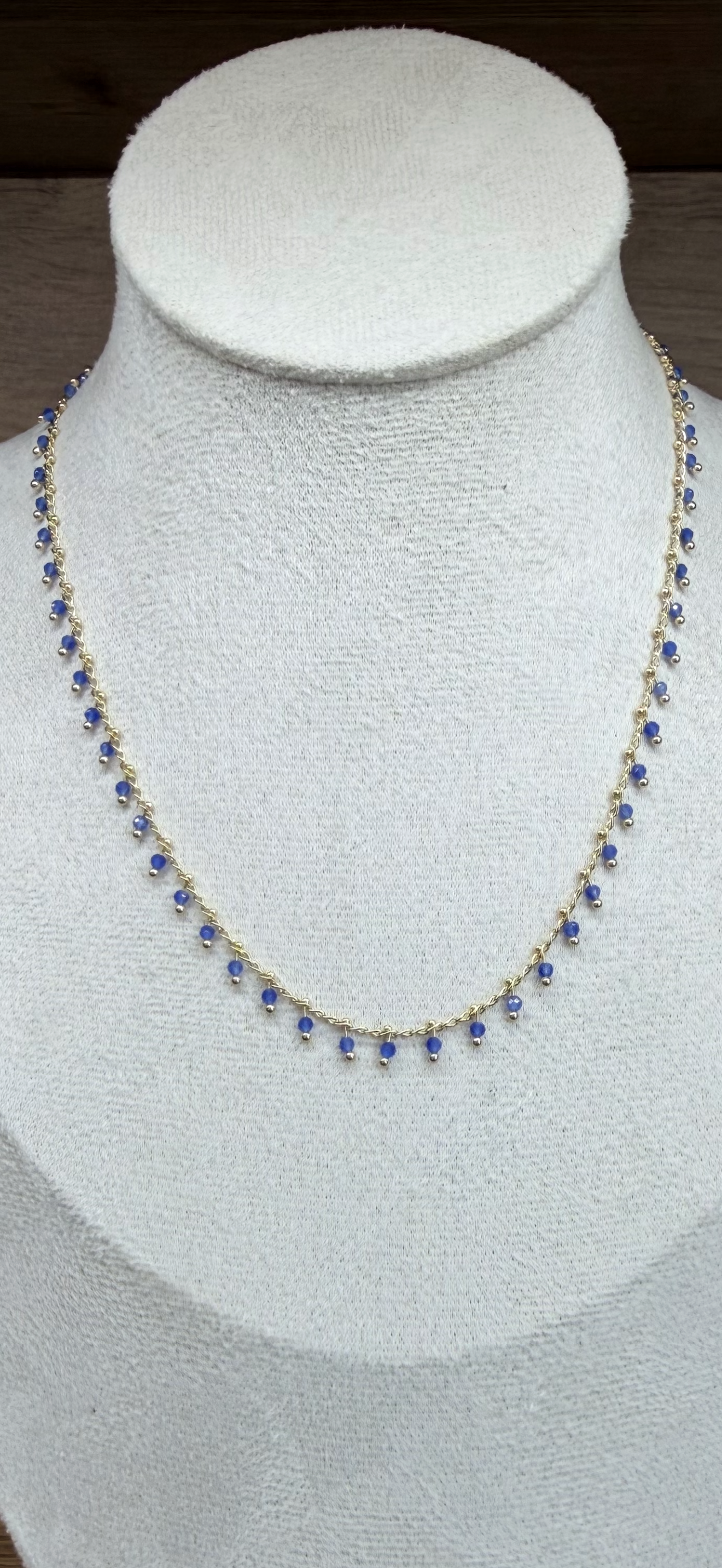 Collier Acier Inoxydable Doré et Perles bleues