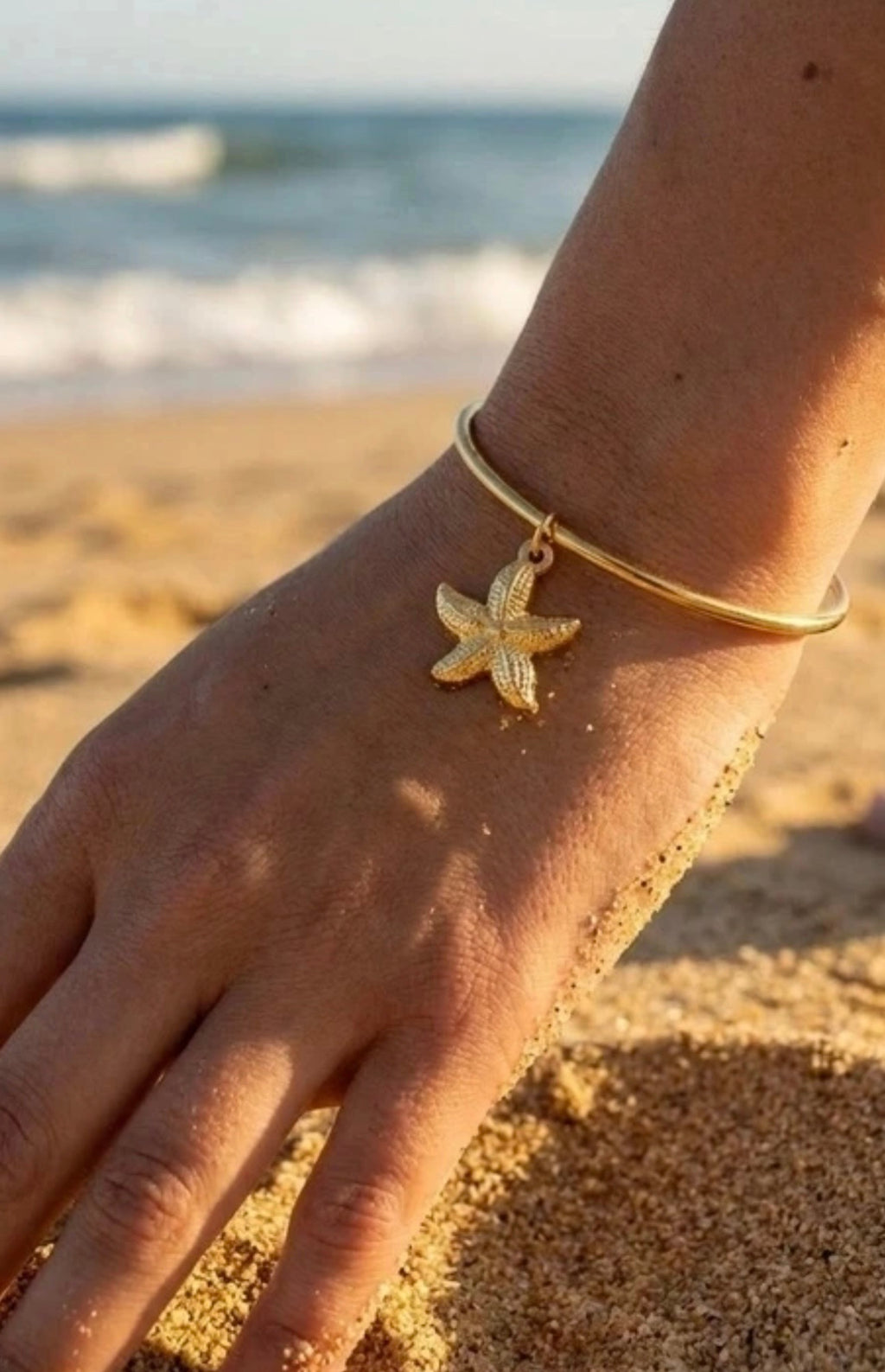 Bracelet Jonc Étoile de Mer Doré en Acier Inoxydable