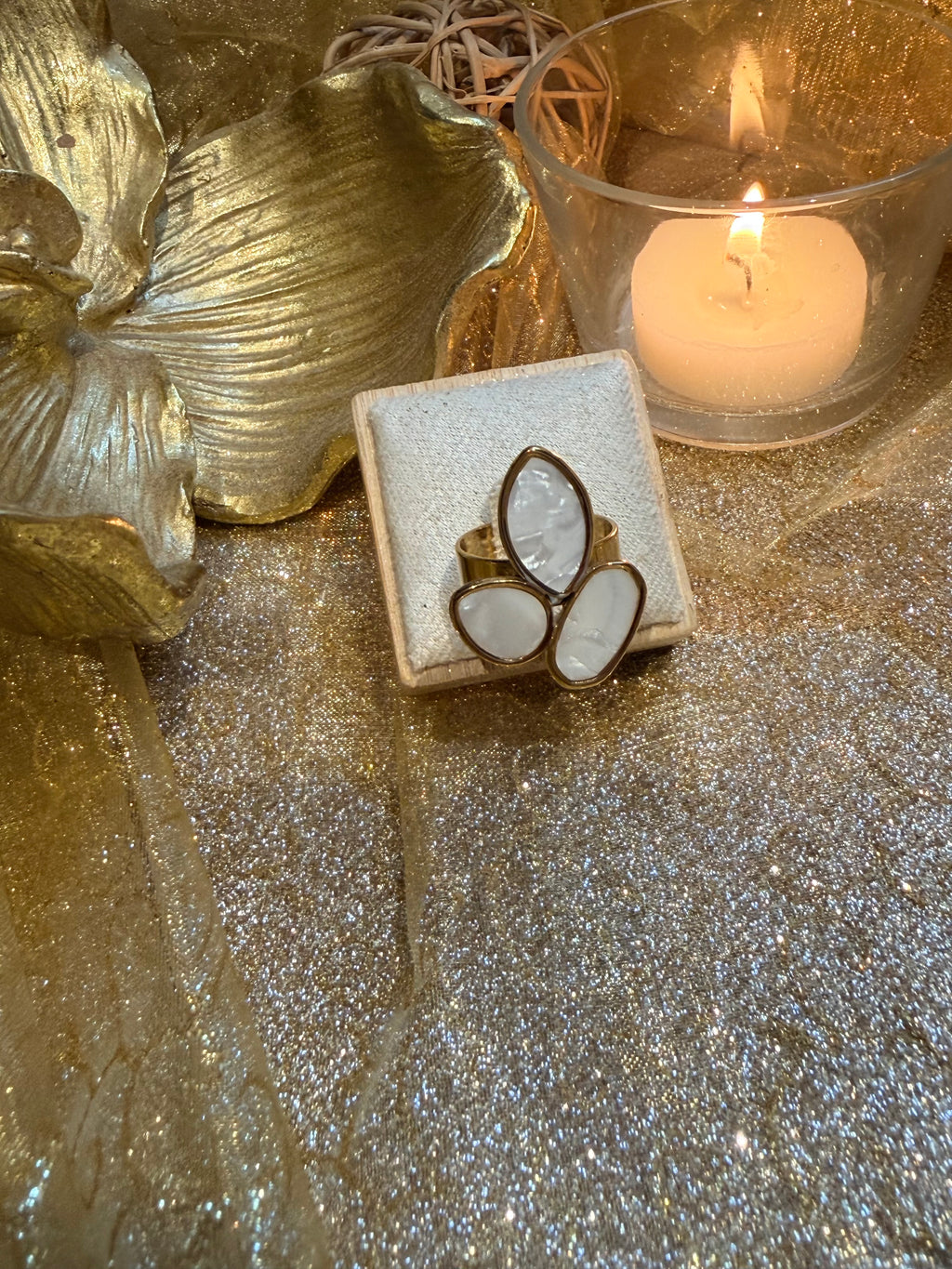 Bague Ajustable Dorée – Nacre Triple