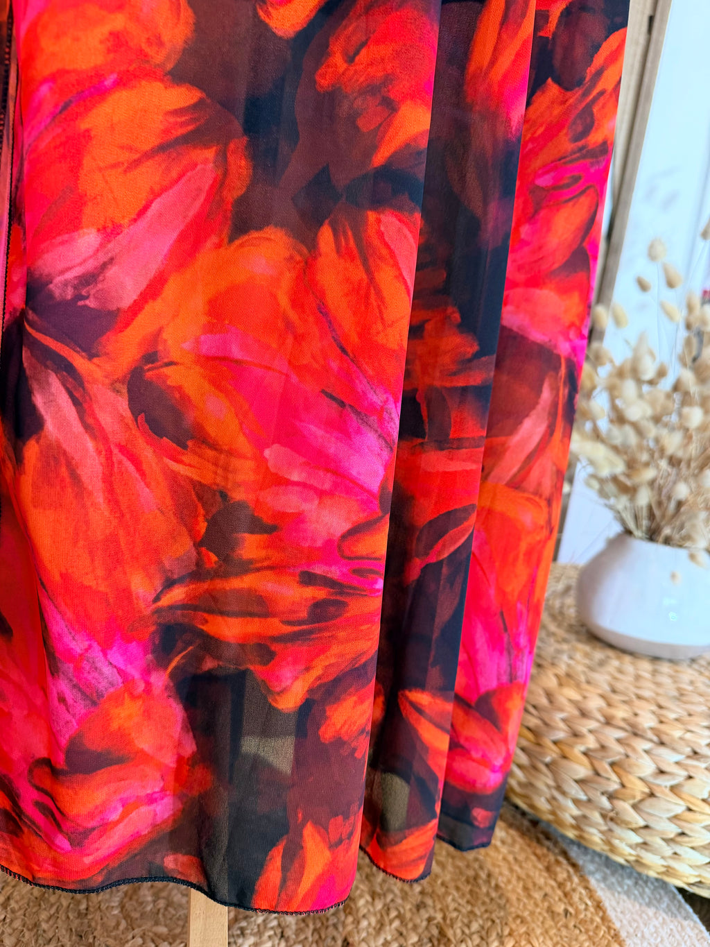 Robe Manches Longues – Grandes Fleurs Rouge & Noir