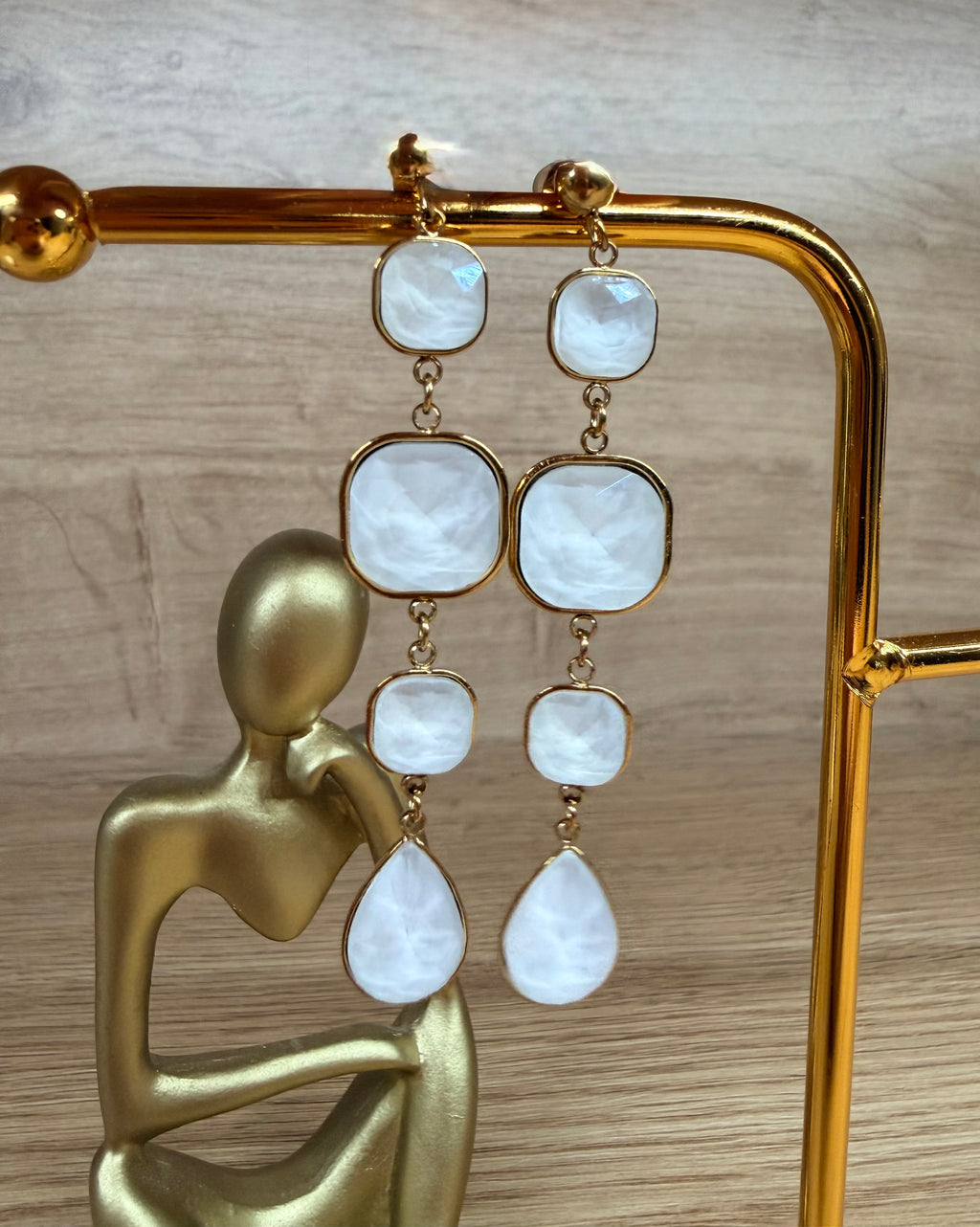 Boucles d'Oreilles Longues Pendantes Acier Inoxydable Doré et Pierres Blanches Multi-Formes