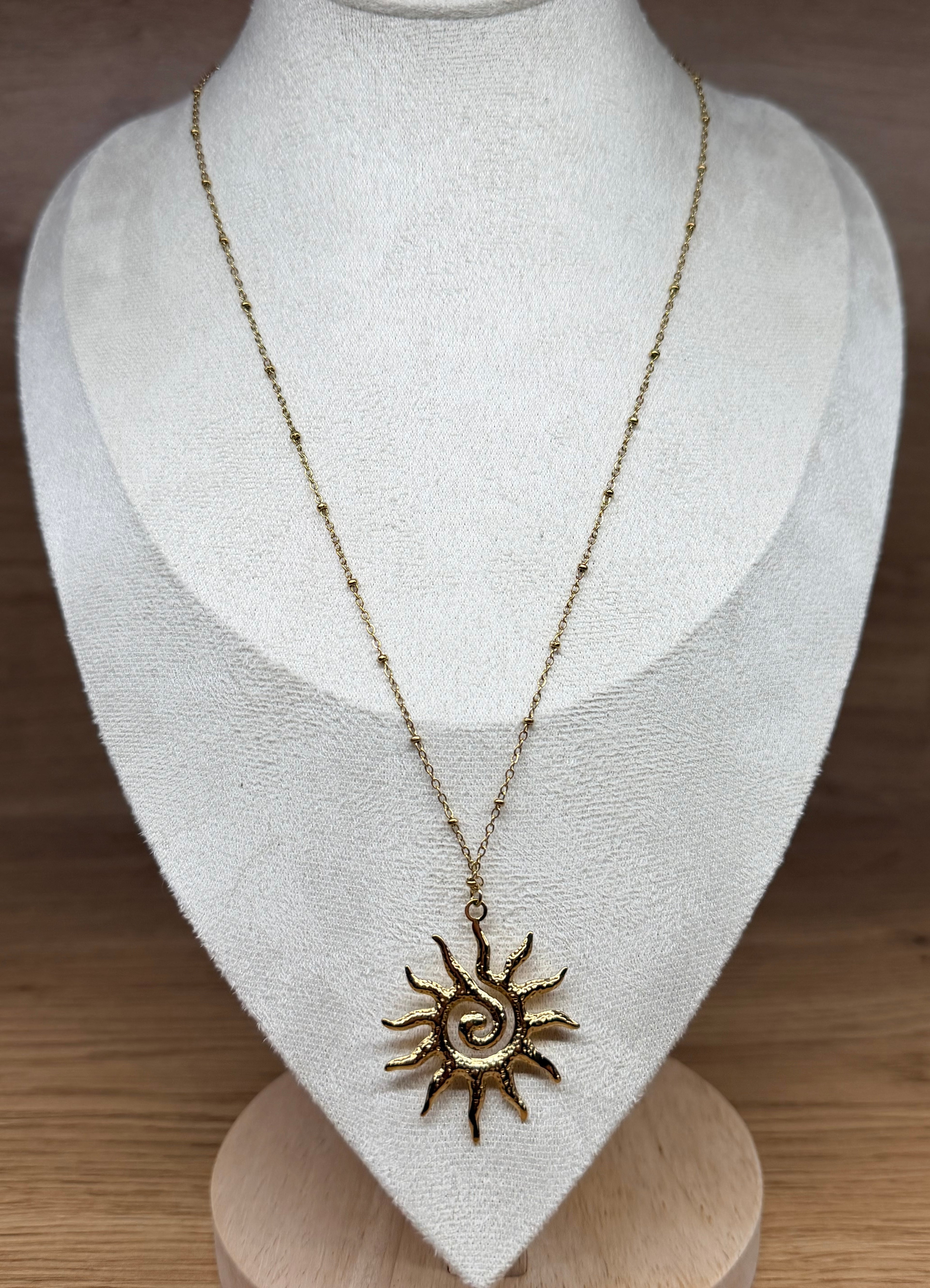 Collier Pendentif Acier Inoxydable Doré - Motif Soleil Spirale