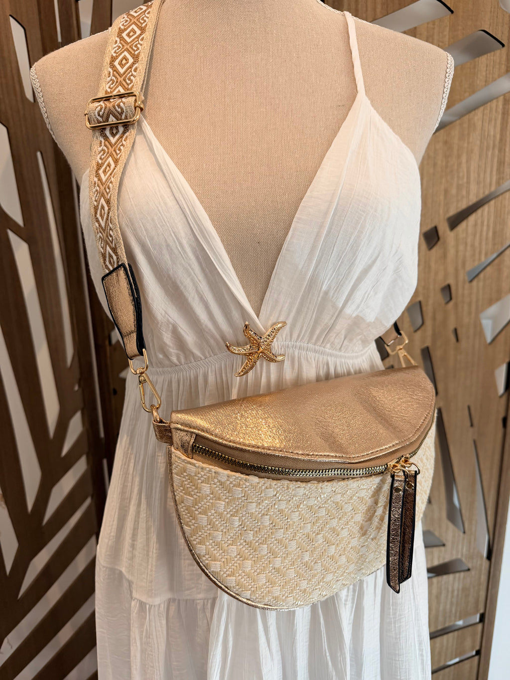 Sac Banane Bohème – Motif Tressé Doré