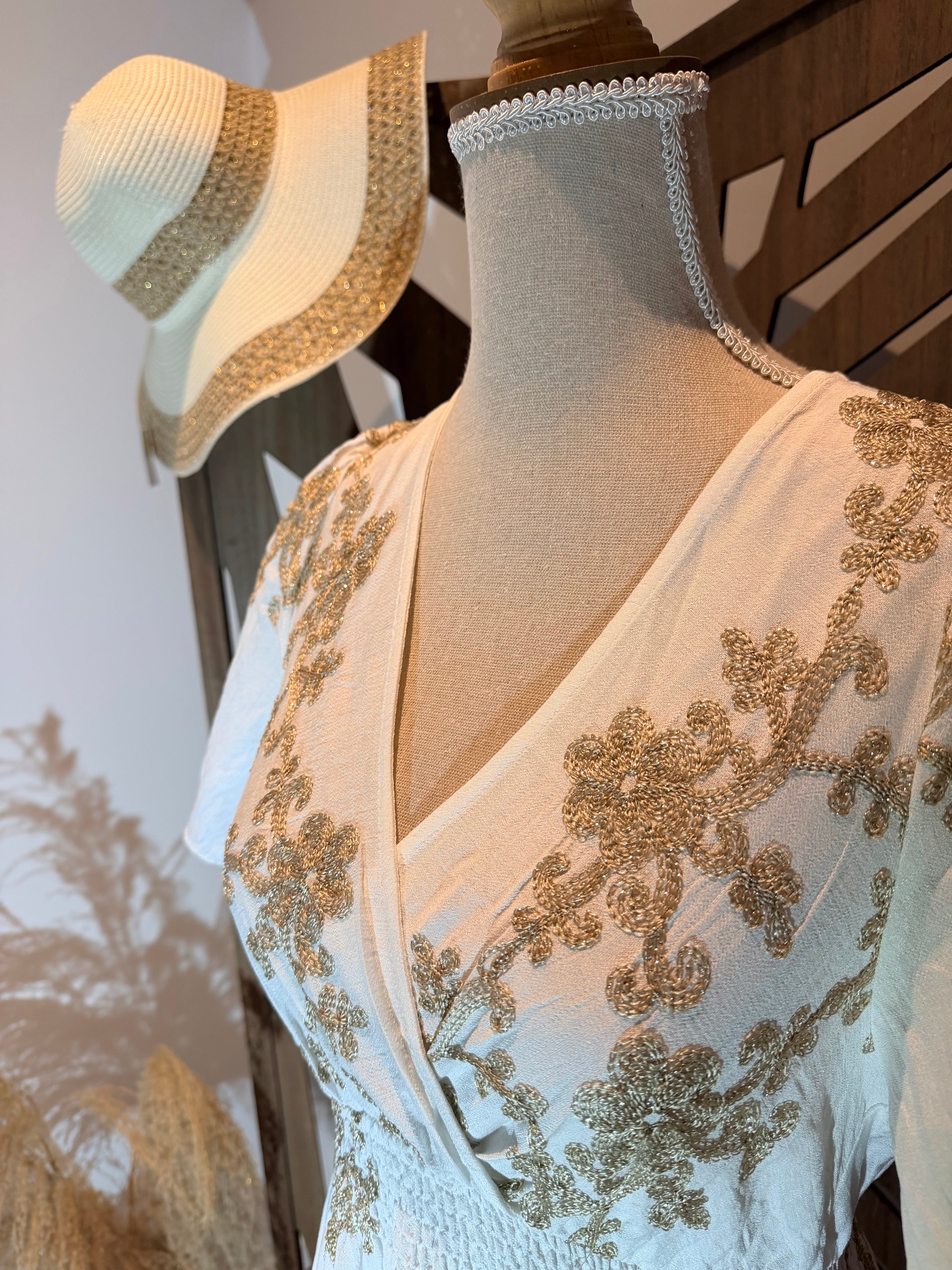Robe Longue Blanche Bohème – Broderies