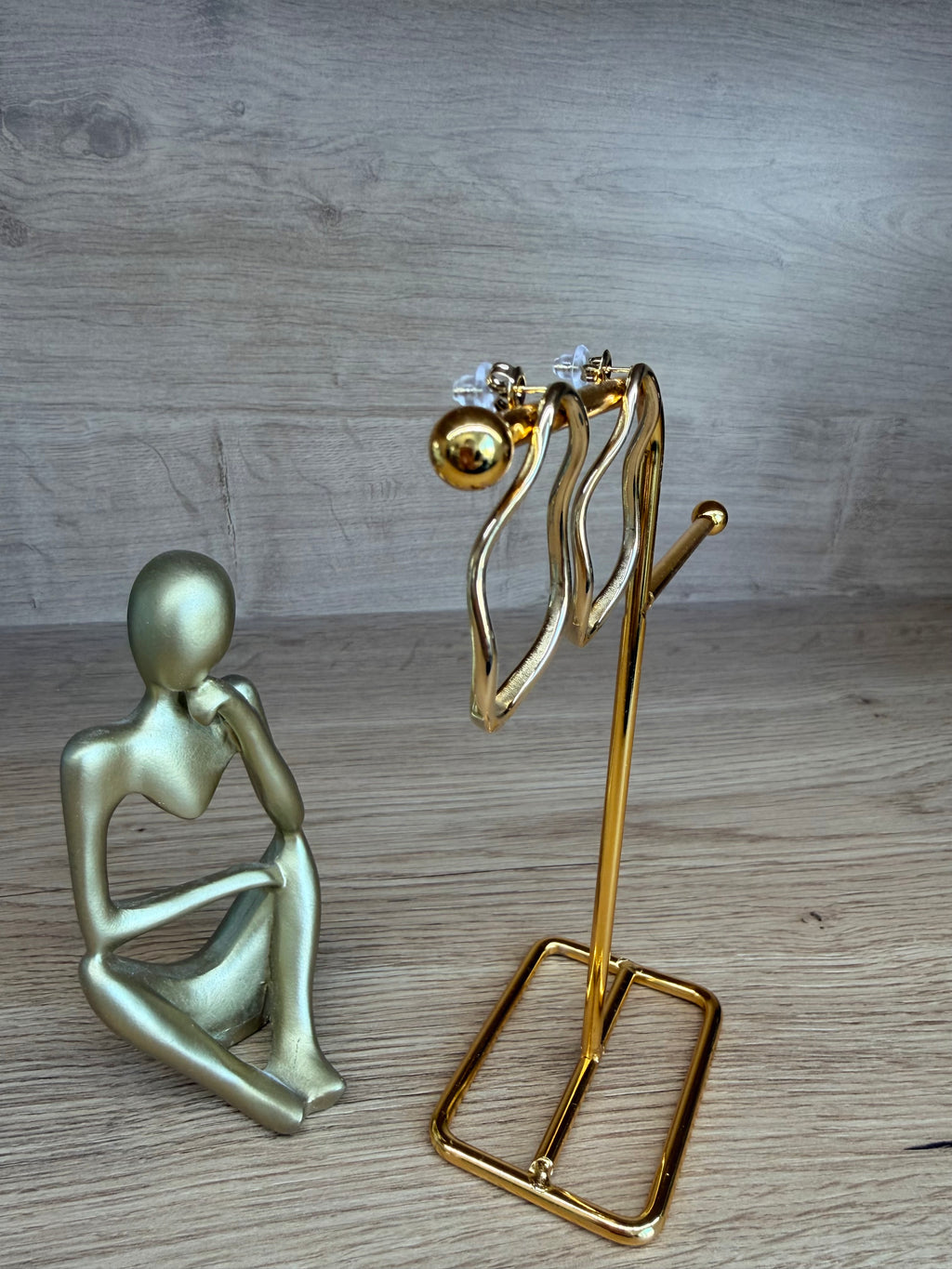 Boucles d'Oreilles Créoles Dorées – Minimalistes