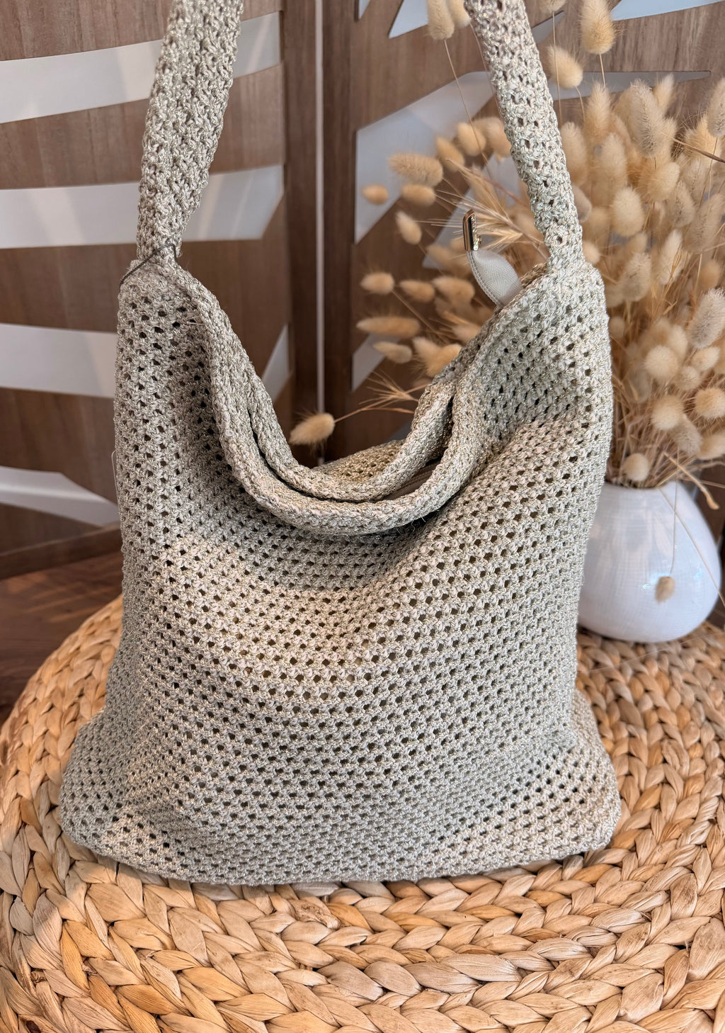 Sac en crochet scintillant avec fil doré