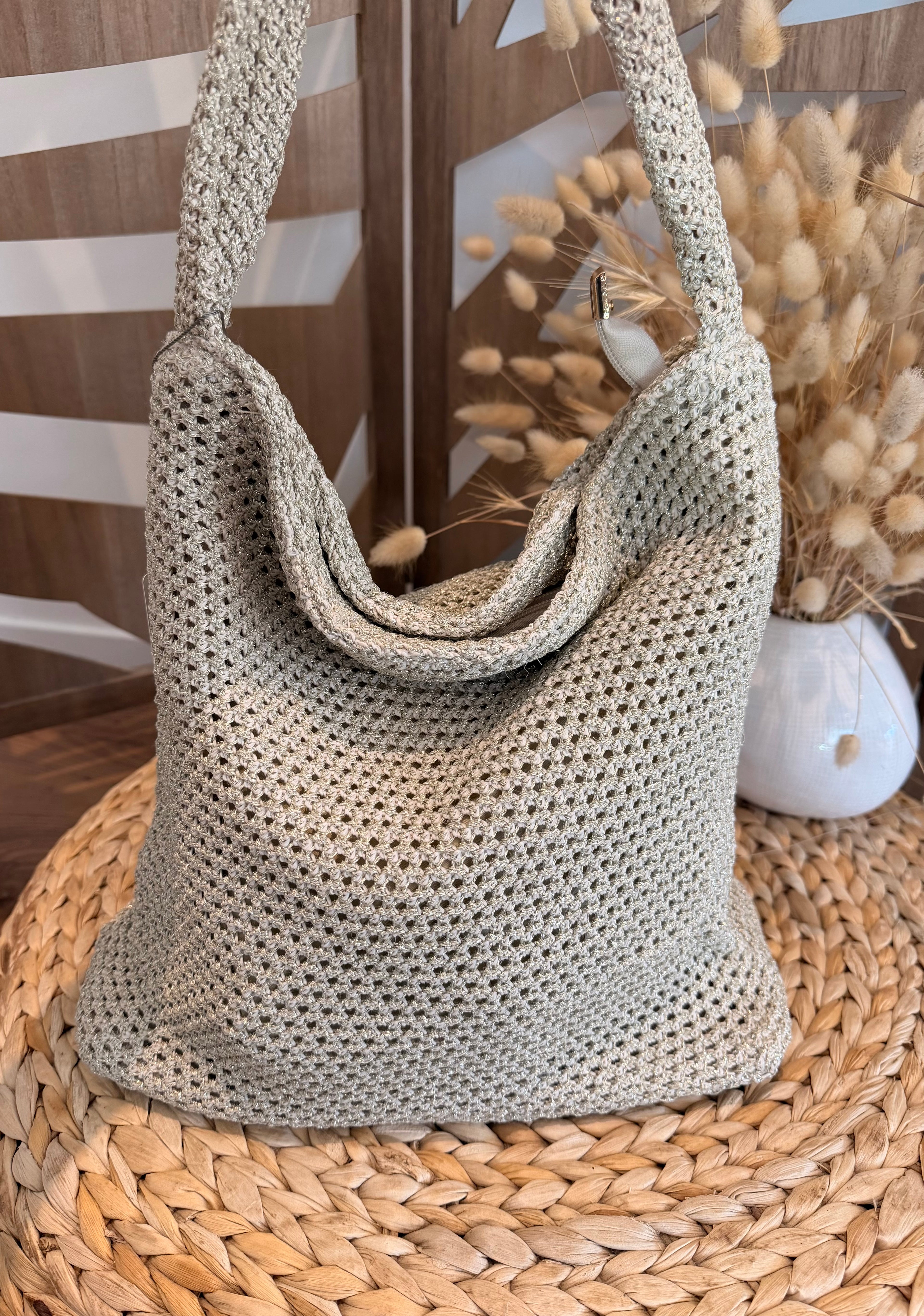 Sac en crochet scintillant avec fil doré