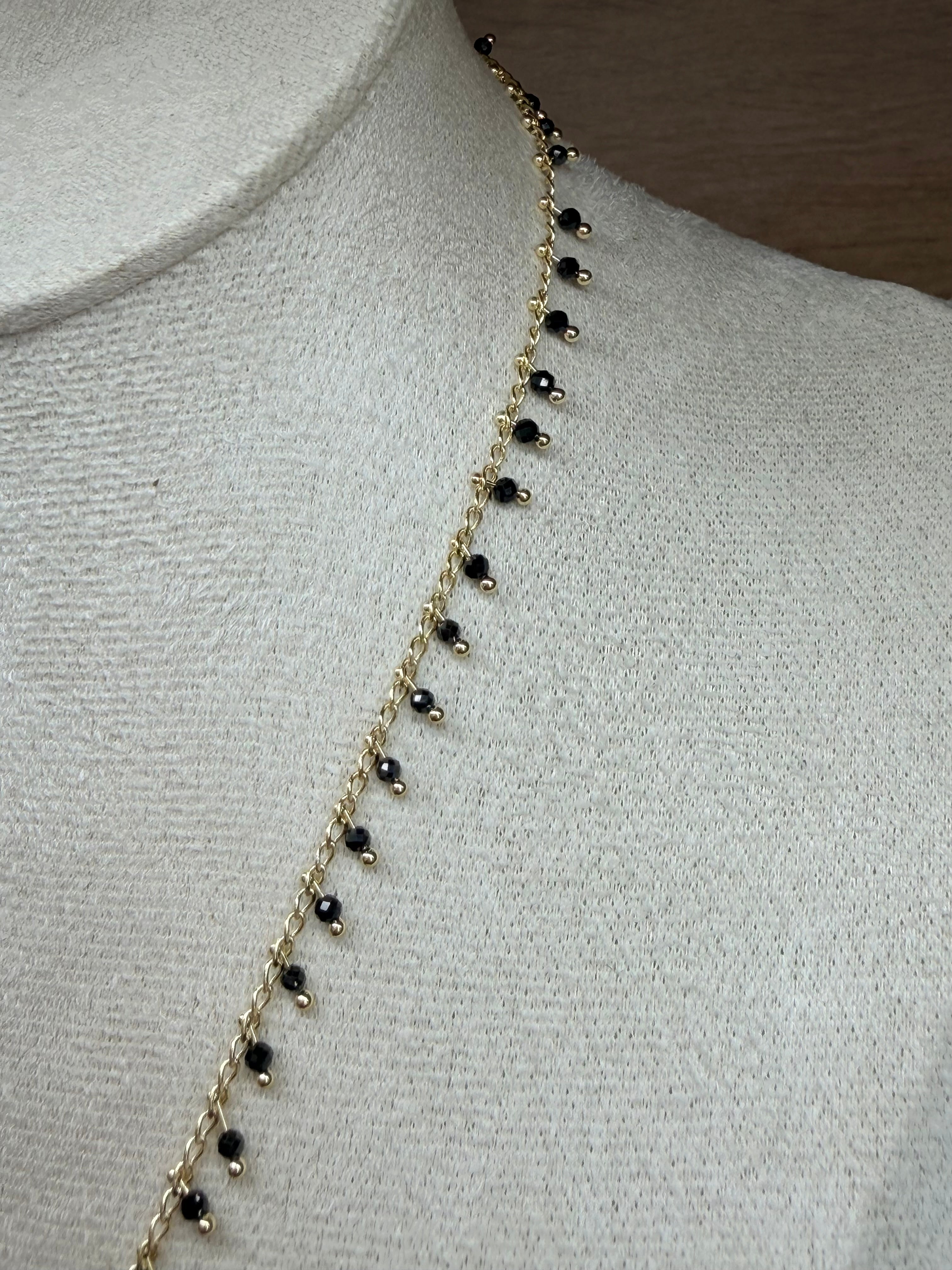 Collier Acier Inoxydable Doré et Perles Noires