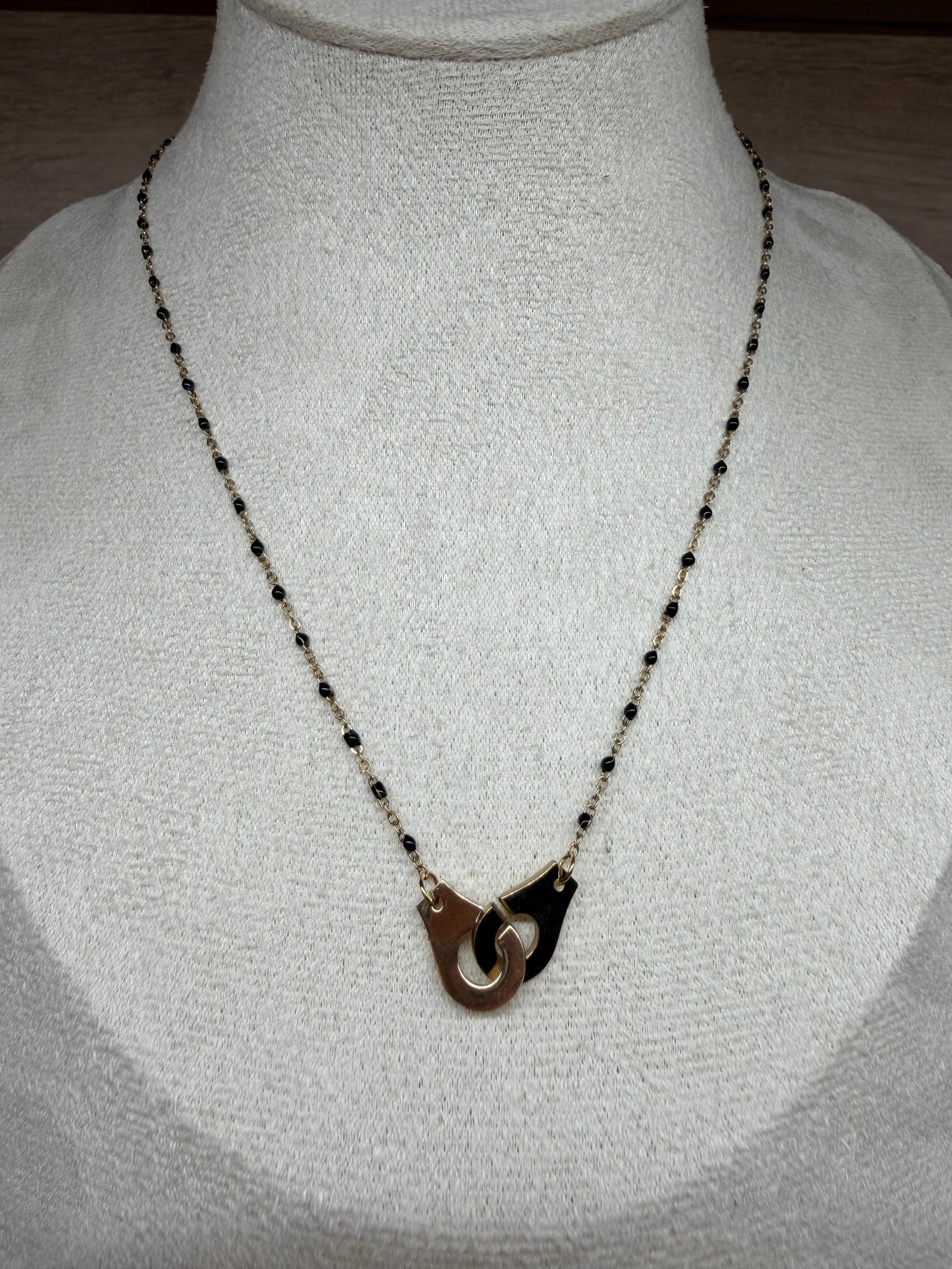 Collier Chaine Acier Inoxydable Doré - Pendentif Menottes et Perles Noires