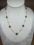 Collier Chaîne Acier Inoxydable Doré - Motifs Fleurs Trèfles et Perles Noires