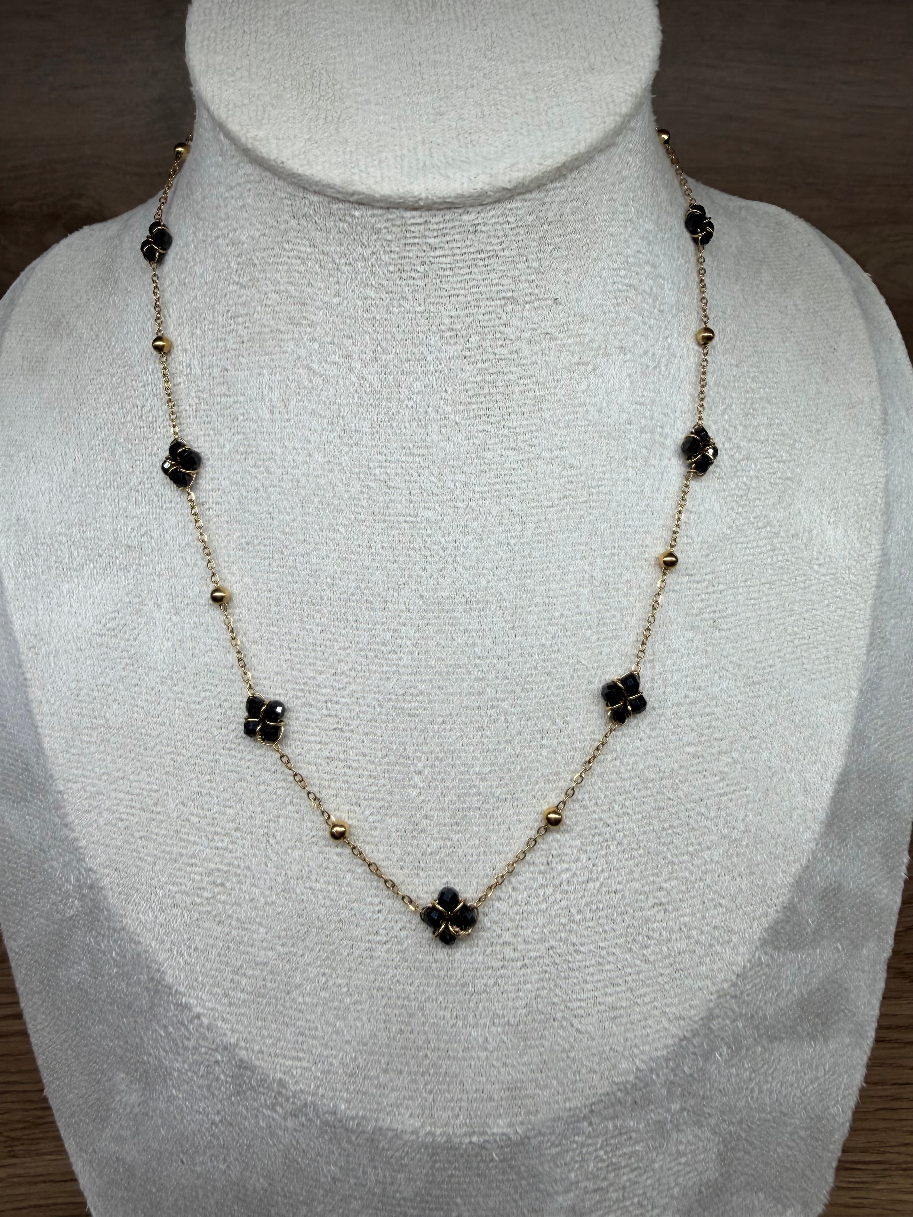 Collier Chaîne Acier Inoxydable Doré - Motifs Fleurs Trèfles et Perles Noires