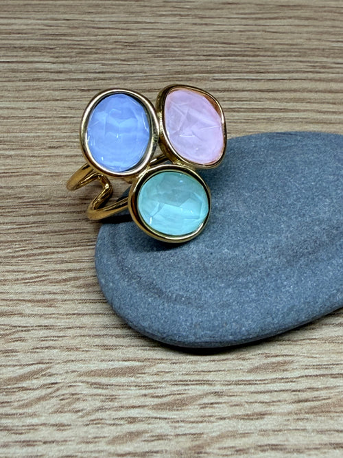 Bague Ajustable Acier Inoxydable Doré - Trois Pierres / Cabochons Multicolores Pastels