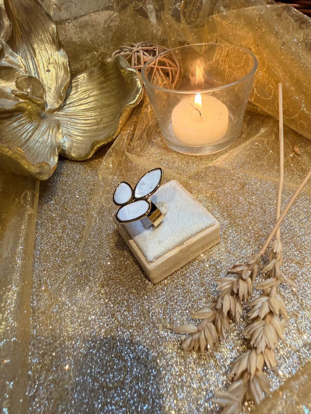 Bague Ajustable Dorée – Nacre Triple