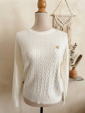 Pull en maille torsadée blanc avec cœur doré