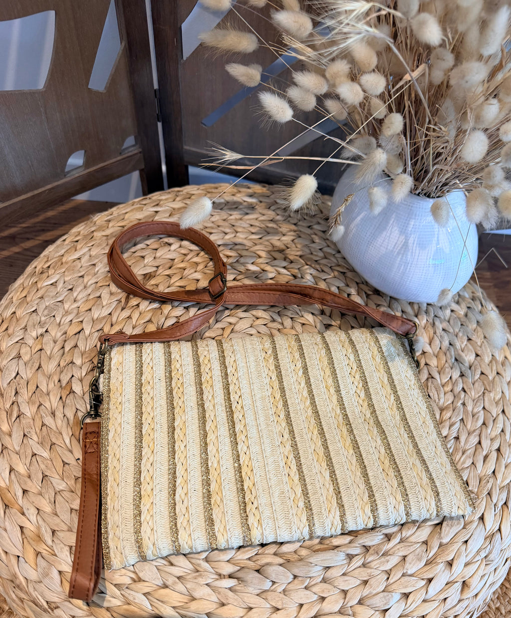 Pochette Tressée à Reflets Dorés