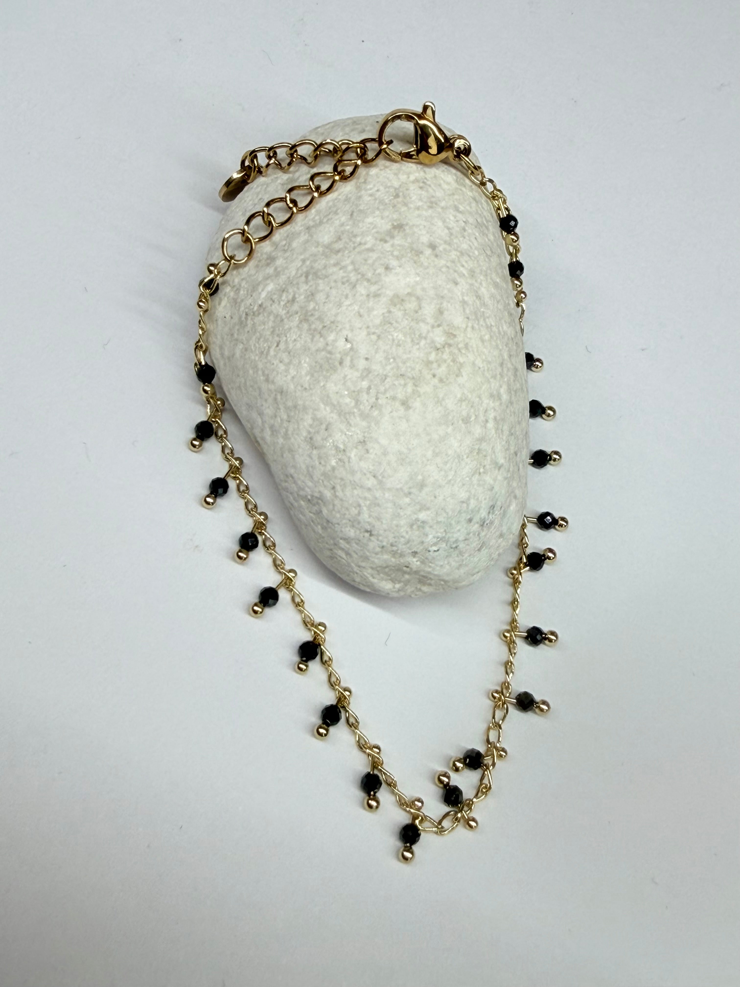 Bracelet Acier Inoxydable Doré et Perles Noires