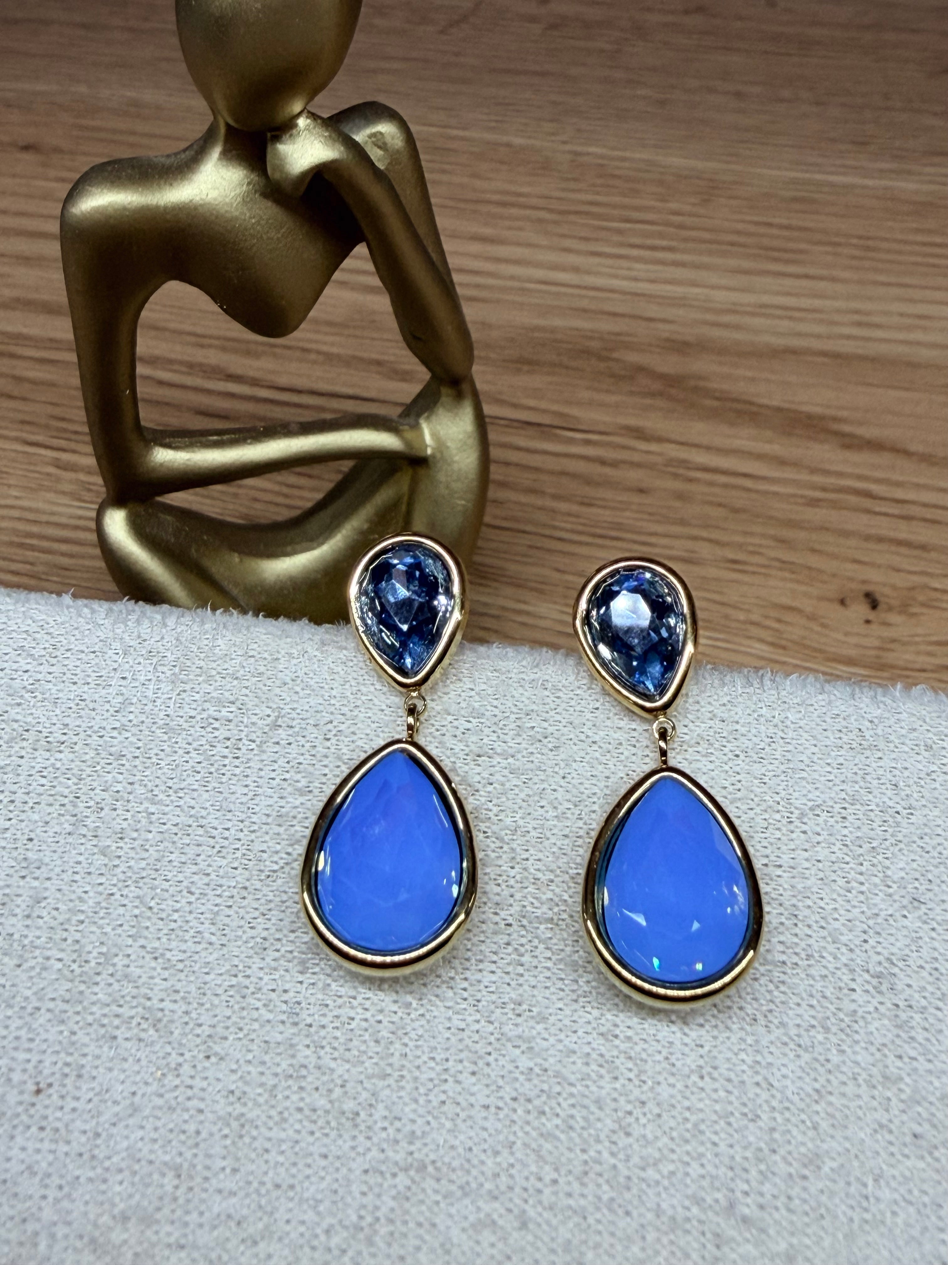 Boucles d'Oreilles Pendantes Dorées et Pierres Bleues Goutte