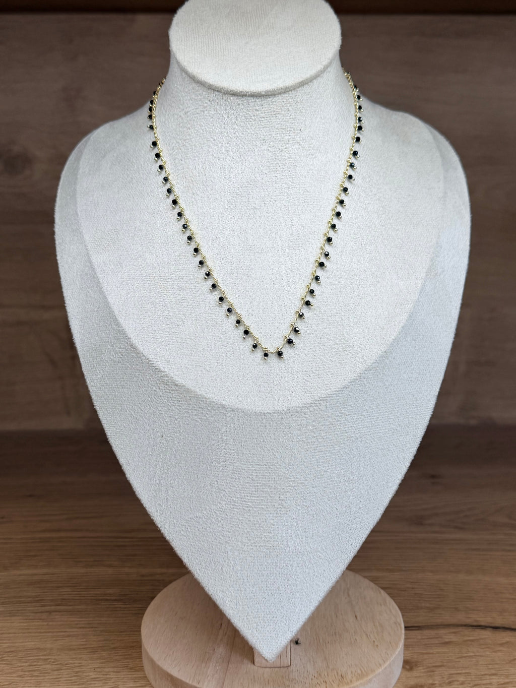 Collier Acier Inoxydable Doré et Perles Noires