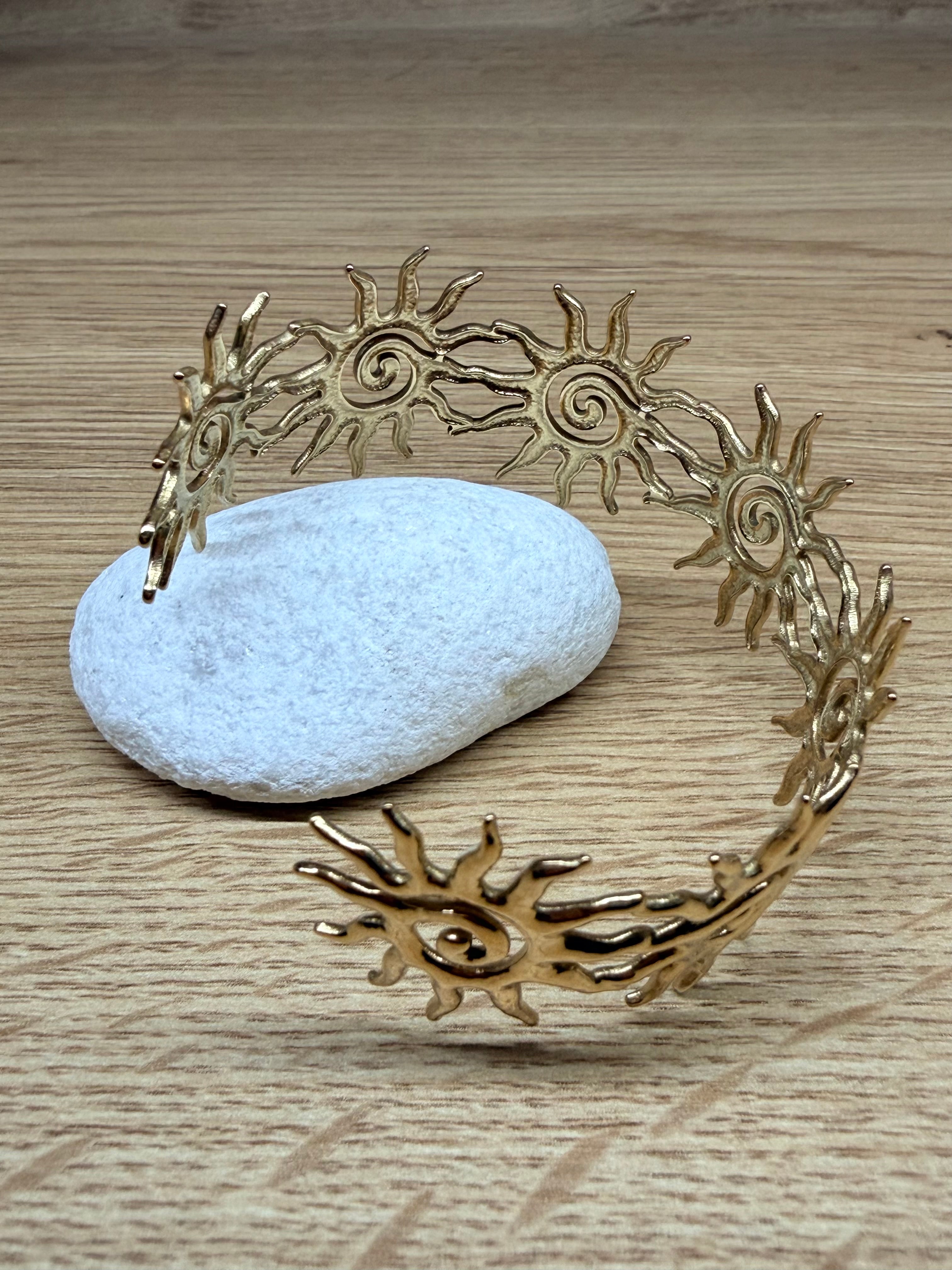 Bracelet Rigide Doré - Motif Soleils Spirales