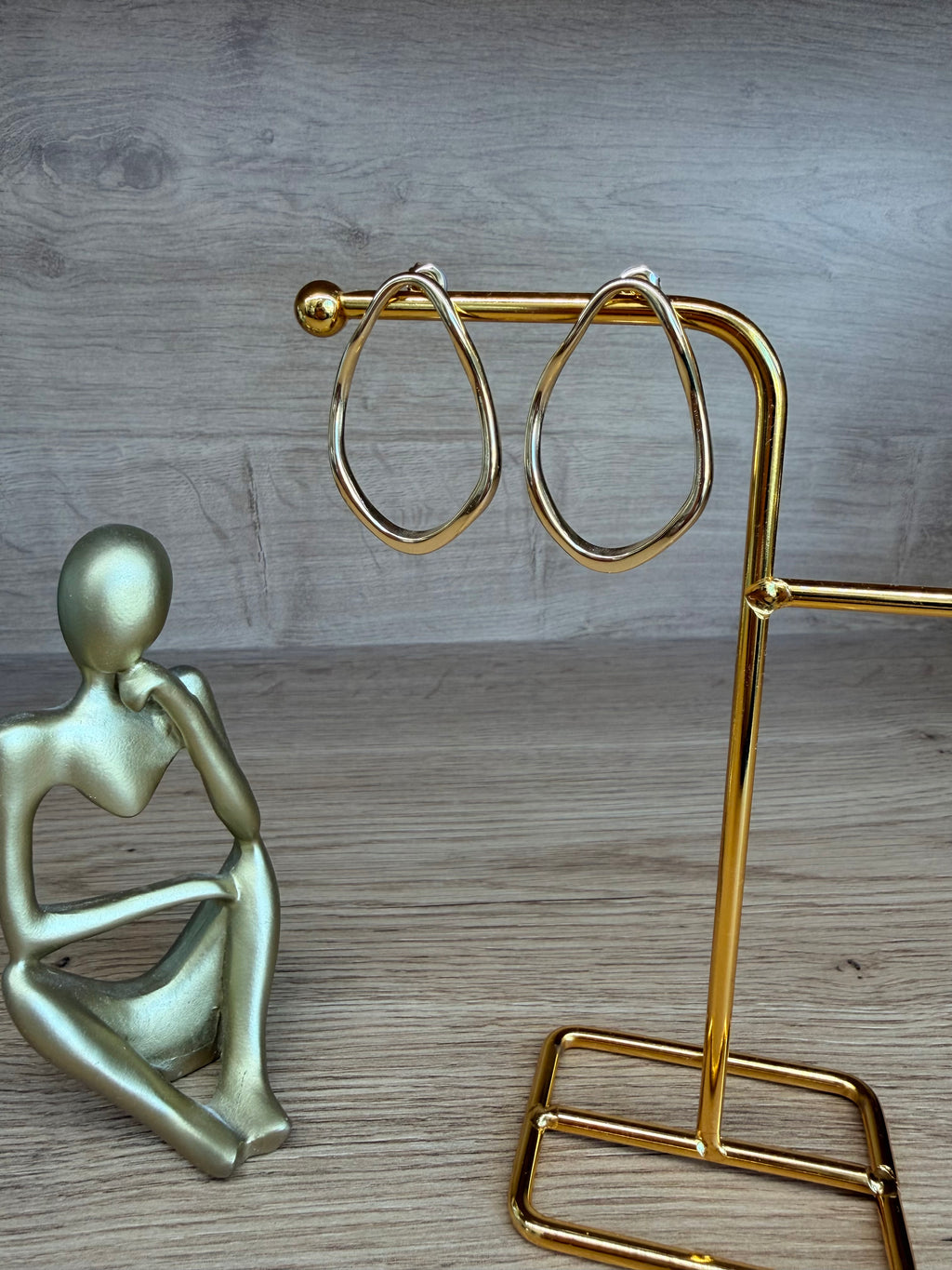 Boucles d'Oreilles Créoles Dorées – Minimalistes