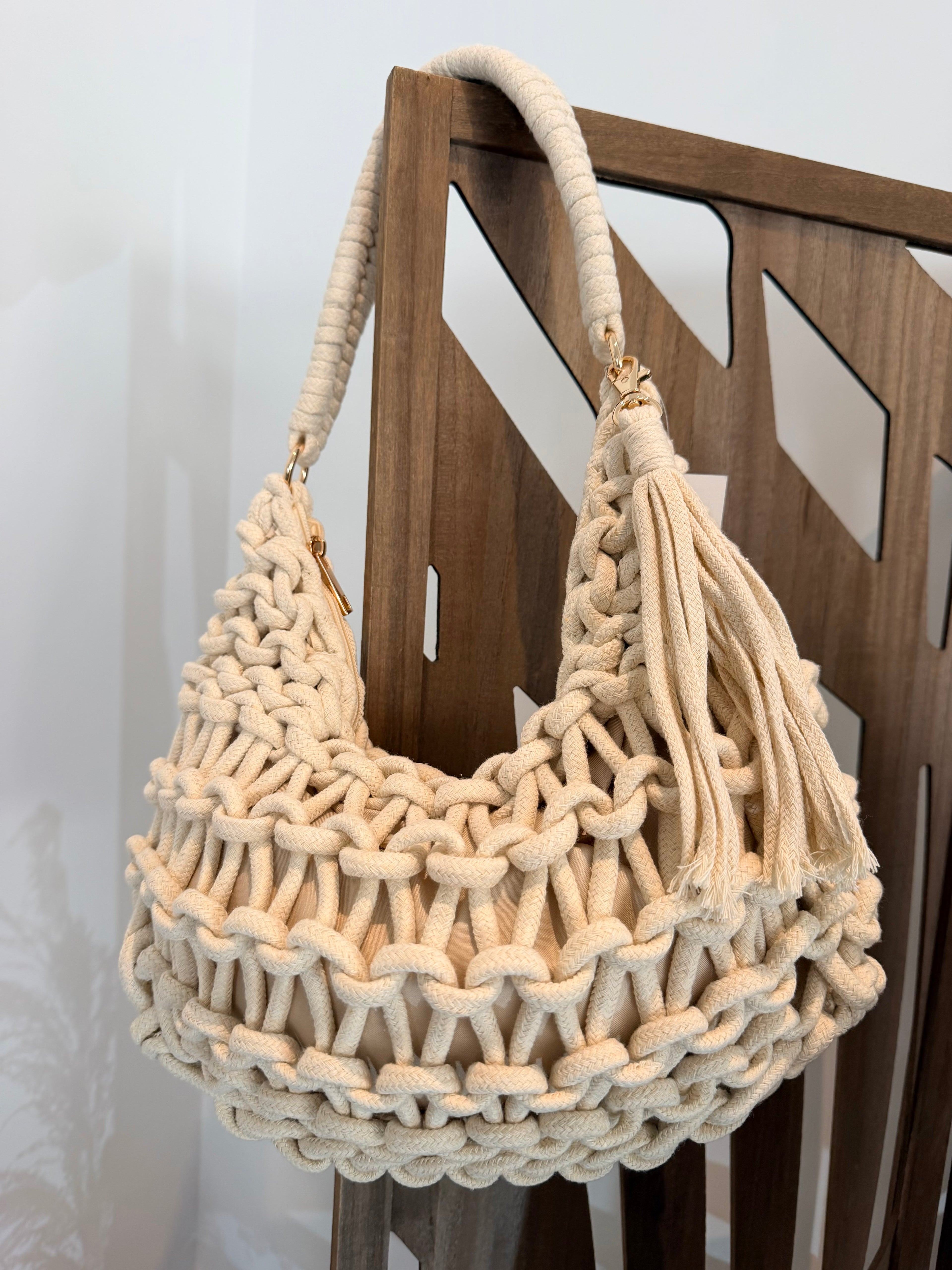 Sac à main en crochet avec pompon