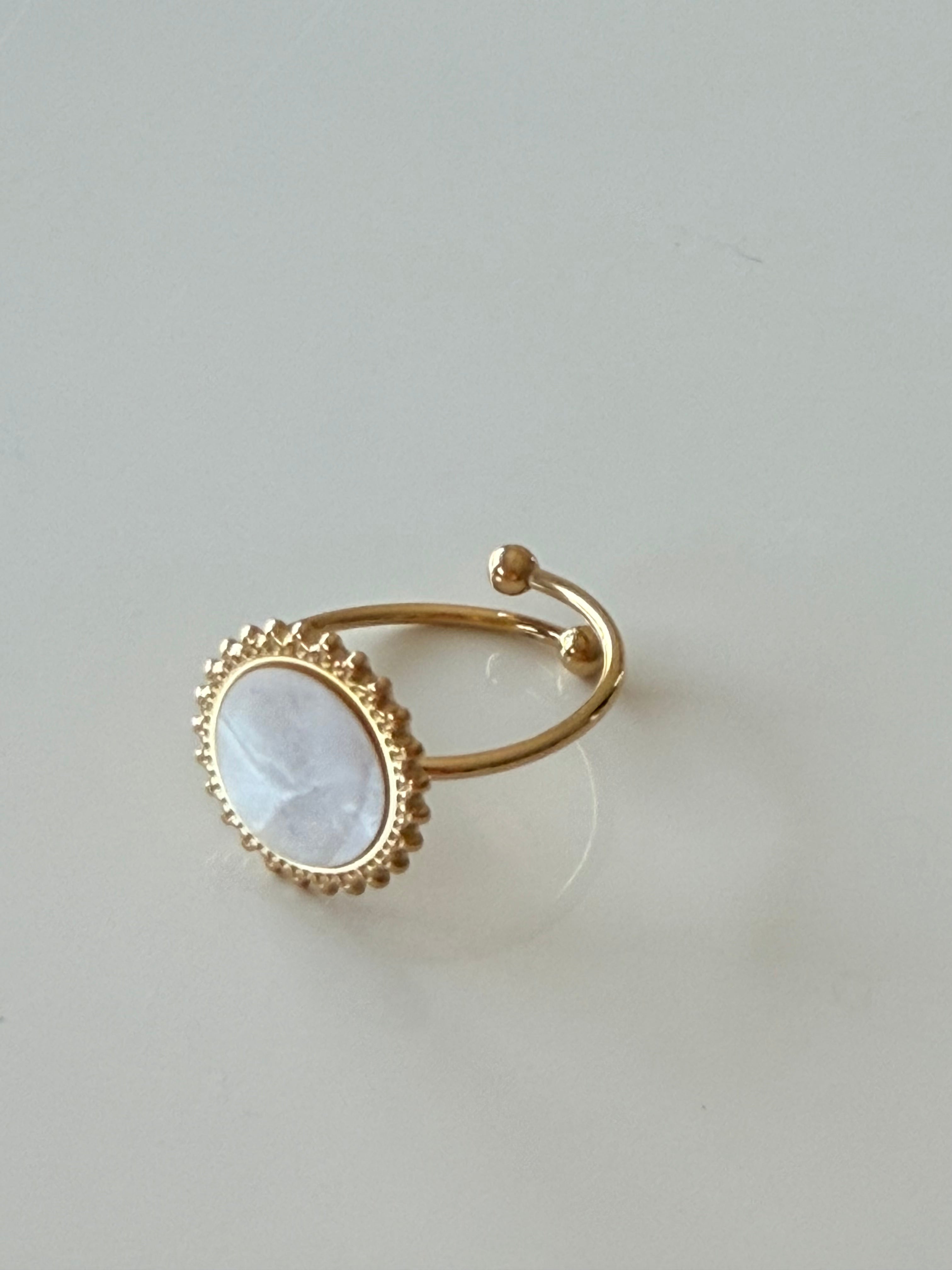 Bague Ajustable Dorée – Nacre